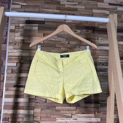 Short jaune